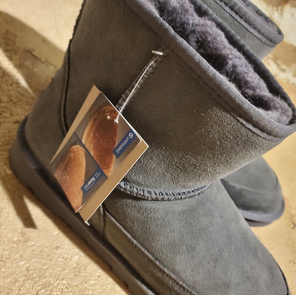 Men's Ugg look alike size 10 Grey
